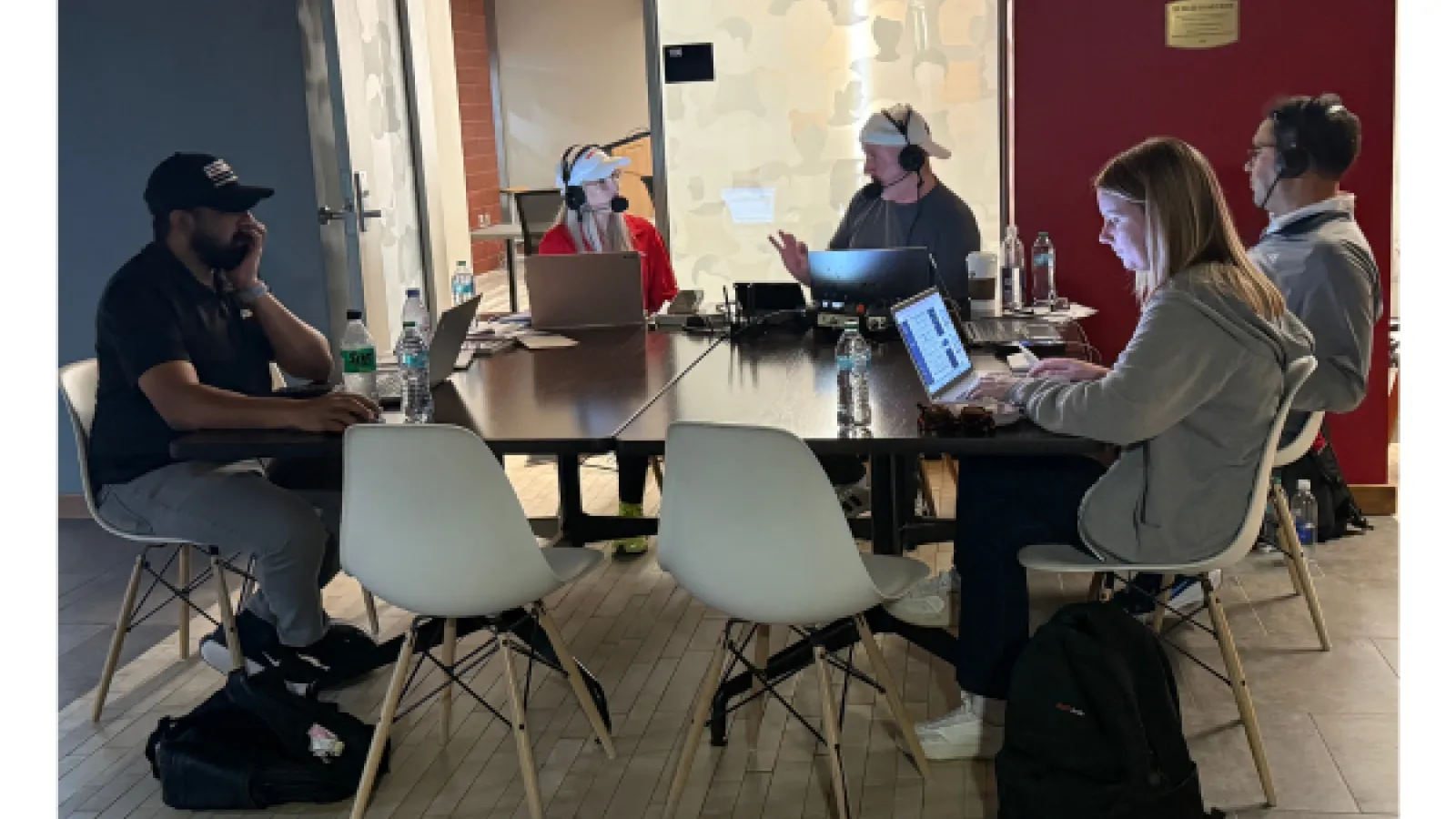 Journalism Building hosts live broadcast of ESPN Radio 